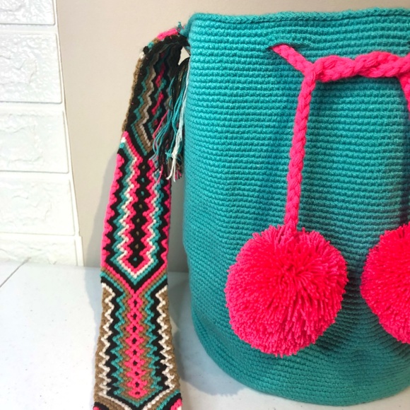 Authentic Wayuu bag / aquamarine blue / multicolored strap/ Size L - Picture 8 of 9